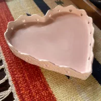 ظرف قلبی صورتی