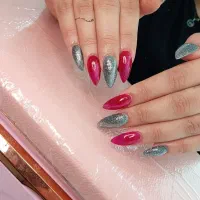 کاشت ناخن با قیمت مناسب