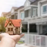 ۳۰۰مترویلایی هرطبقه۱۳۰مترمجزا مناسب سکونت وکار