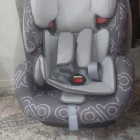 صندلی ماشین کودک در حد نو