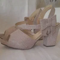 صندل شیک در حد نوو