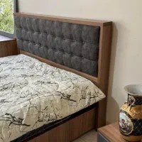 تخت و همراه تشک ۲ نفره در حد نو