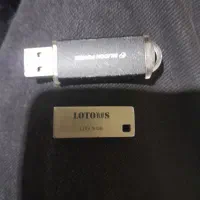 فلش ۸گیگ و ۴گیگ