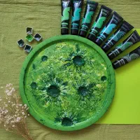 ماه سبزرنگ برجسته