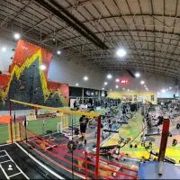 به چند نفرآقا با مدرک تربیت بدنی نیازمندیم