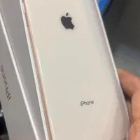 اپل iPhone 8 Plus با حافظهٔ ۶۴ گیگابایت