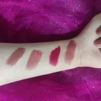 رژلب جامد بدون سرب گیاهی