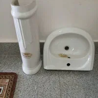 یک‌عدد‌روشویی‌نواصلا‌استفاده‌نشده.