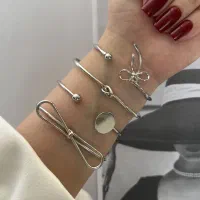 دستبند و زیور آلات