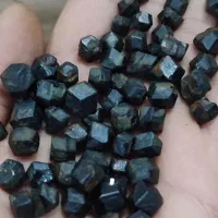 گارنت قرمز آلماندین