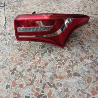چراغ خطر فیدلیتی پرایم روی گلگیر راست