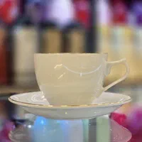 سرویس فنجان نعلبکی سفید لب طلایی