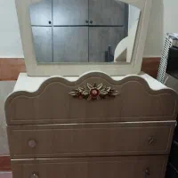 کتابخانه به همراه میزآرایش