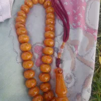 تسبیح سندلوس۱۰۳وتسبیح کهربابهترین زنگ|کلکسیون اشیاء عتیقه|کرمانشاه, |دیوار