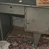 میز فلزی