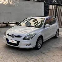 هیوندای i30 کم کار کارمندی بسیارتمیز
