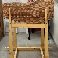 گهواره حصیری با پایه چوبی|تخت و صندلی بچه|نیشابور, شهرک جانبازان|دیوار