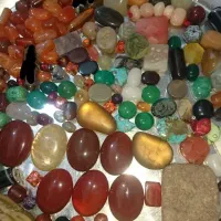 حراج 180 عدد انواع سنگ/نگین/ مهره های قدیمی و کهنه|جواهرات|تهران, بهارستان|دیوار