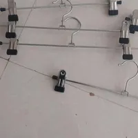 آویز لباس