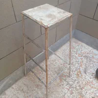 چهار پایه اهنی