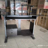 میز کامپیوتر پایه فلزی