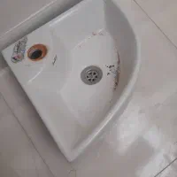 دوعدد روشویی و یک توالت فرنگی همه سالم