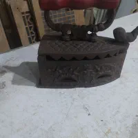 اتو زغالی قدیمی