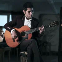 آموزش تخصصی گیتار پاپ و کلاسیک