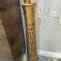 گلدان و سه شاخه بامبو