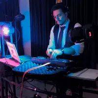 دیجی dj نور پردازی شومن مرد عقد عروسی و...