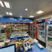 نیروی کار در فروشگاه مواد غذایی