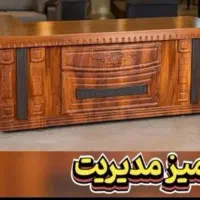 میز مدیریت با طراحی رسمی و لوازم