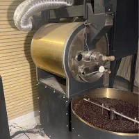 به یک باریستاخانم حرفه ای ویک نیروی مبتدی نیازمندم