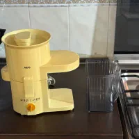 حراج یک عدد ابمیوه گیری بزرگ AEG اصل المان (نو)|آبمیوه‌گیر و آب‌مرکبات‌گیر|تهران, اختیاریه|دیوار