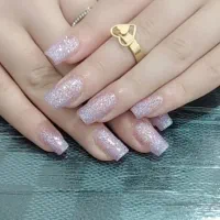 کاشت ناخن همراه با لاک ژل رایگان فقط ۱۸۰هزار|خدمات آرایشگری و زیبایی|تبریز, |دیوار