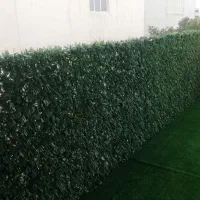 تعدادی چمن مصنویی تراکم بالا تکه تکه