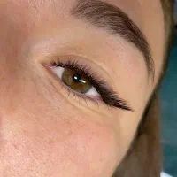 اولین و تخصصی ترین مرکز کاشت مژه هیدن در رفسنجان