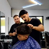 خدمات اموزش تخصصی اموزشگاه ارایشگری مردانه تهران|خدمات زیبایی و سلامت|تهران, امام حسین|دیوار