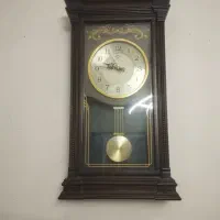 ساعت دیواری آرام گرد در حد نو