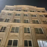 به یک خانم اراسته جهت کار هتل