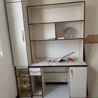 میز تحریر و کمد