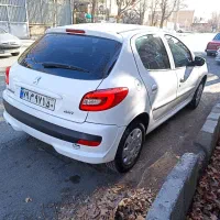 نصب شیشه دودی تخصصی در محل