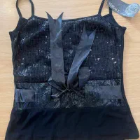 لباس زیر مختلف|لباس|رشت, گلسار|دیوار