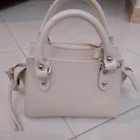 کاپشن گرم، کیف و کفش شیک و نو|کیف، کفش، کمربند|رشت, معلم|دیوار