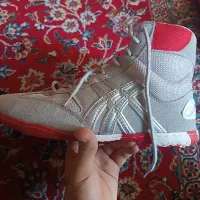 کفش کشتی سایز ۴۱ و زانو بند