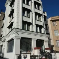 فلاشینگ.درب و پنجره دوجداره.آهنی.شاخ گوزنی.پله گرد