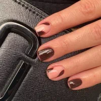 کاشت ناخن و انواع خدمات ناخن