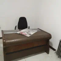 میز مدیریت و صندلی چرخدار