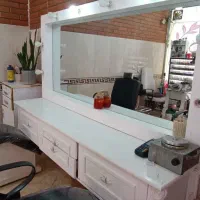 میز ارایشی سالنی بسیار شیک و کاملا سالم