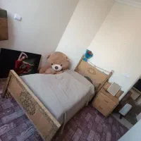 تخت تک نفری ست فقط آینه شکسته